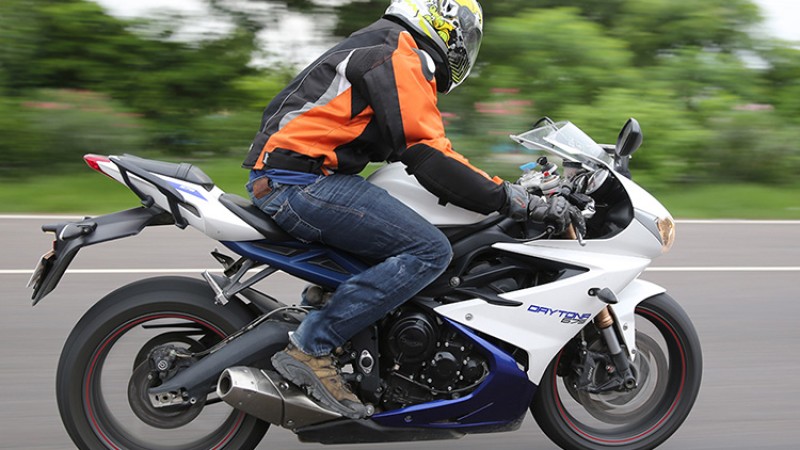 बीच बाटोमा मोटरसाइकलको किक र सेल्फ दुबै खराब भए यसरी गर्नुस् स्टार्ट