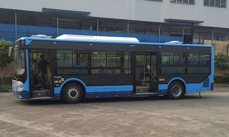 सरकारको नीति तथा कार्यक्रमलाई गिज्याउँदै सुन्दर यातायातका इलेक्ट्रीक बस_img