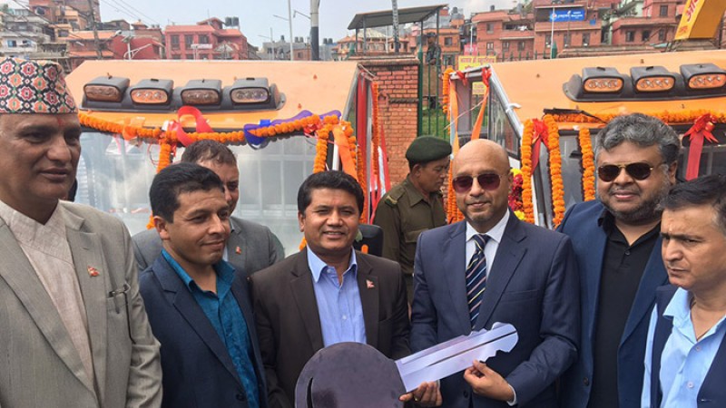 वृद्ध र अशक्त भक्तजनलाई पशुपति परिसरमा नि:शुल्क इलेक्ट्रीक ट्याम्पु