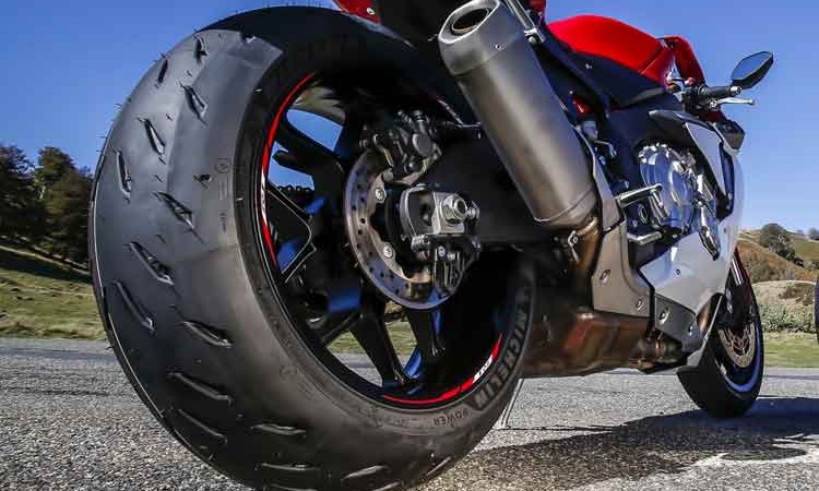 बाइकमा मोटो टायर प्रयोग गर्दा कस्ता फाइदा कस्ता बेफाइदा ?_img