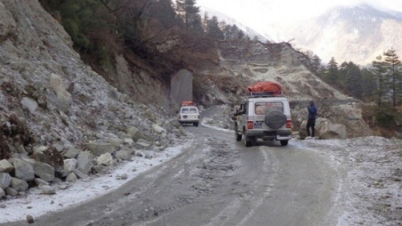 पर्यटनलाई ध्यानमा राख्दै, सडक स्तरोन्नति शुरु