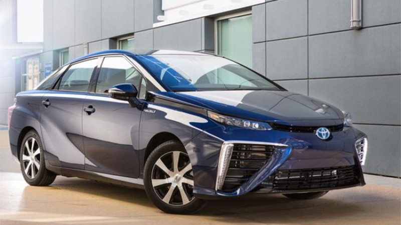 टोयोटाले भारत ल्याउने भयो हाइड्रोजनबाट चल्ने कार ‘मिराई’