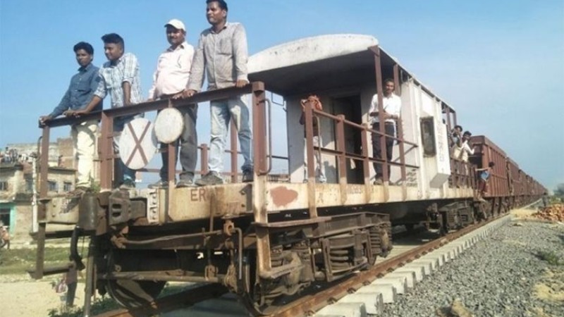 ५२ डिब्बामा  ब्लास्ट बोकेर झारखन्डबाट जनकपुर आयो रेल