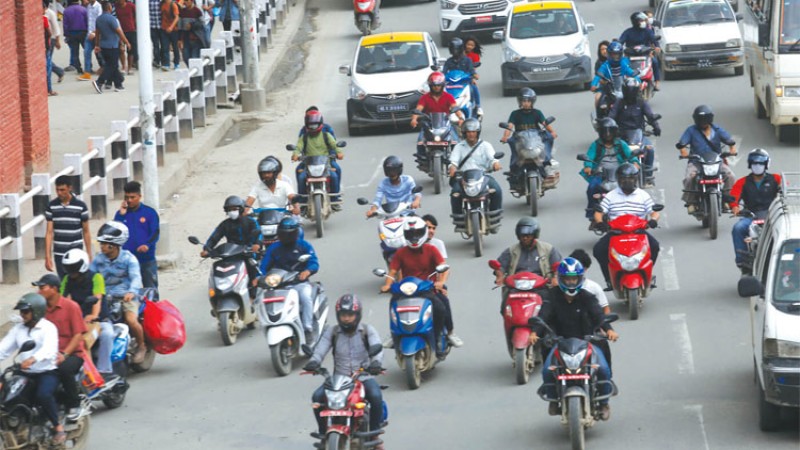 ८ नेपालीको भागमा एउटा सवारी, दुई पाङ्ग्रेको हिस्सा सर्वाधिक