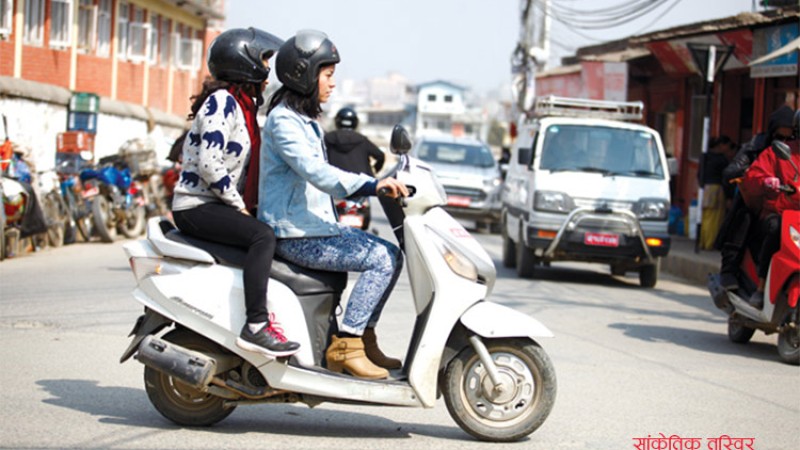 टुटल र पठाओका चालकलाई धमाधम कारबाही