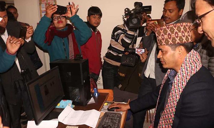 चालक अनुमतिपत्र वितरणको शुभारम्भ_img
