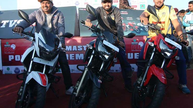 पीपीएलका उत्कृष्ट तिन खेलाडीले पाए टीभीएस अपाचे मोटरसाइकल