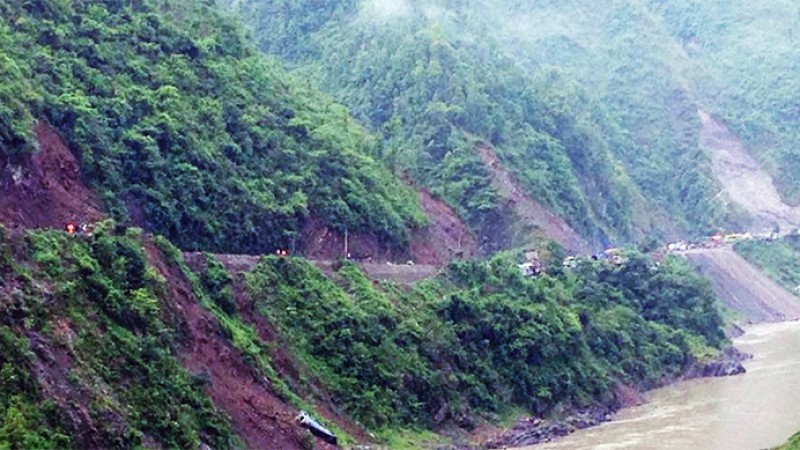 नागढुङ्गा-मुग्लिन खण्डको सवारी चाप घटाउन त्रिशूलीपारि सडक निर्माण गरिंदै