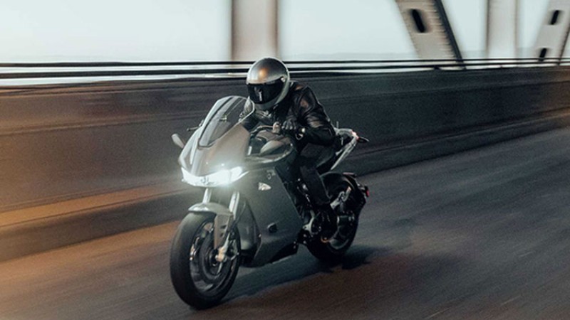 १४ ड्राइभिङ मोडमा चलाउन मिल्ने इलेक्ट्रीक स्पोर्टस् मोटरसाइकल