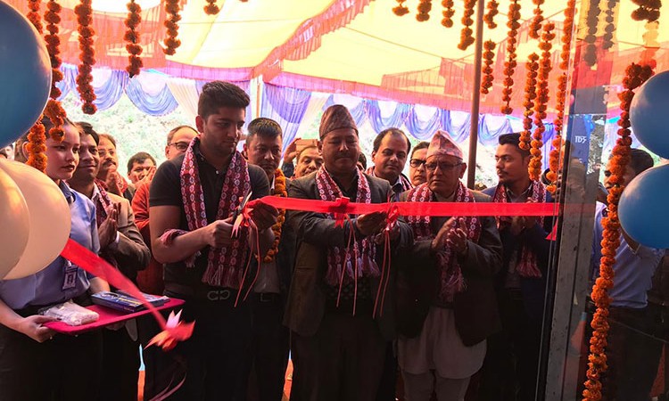 बजाजको नयाँ शोरुम प्यूठानमा, ग्राहकलाई विशेष उपहार_img