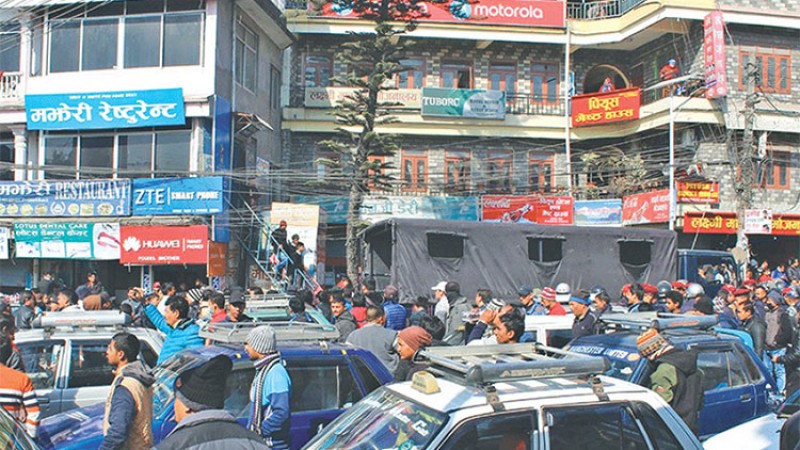 ट्याक्सीको आन्दोलनलाई झट्का, प्रदेश कानुनमा कस्ताे छ व्यवस्था