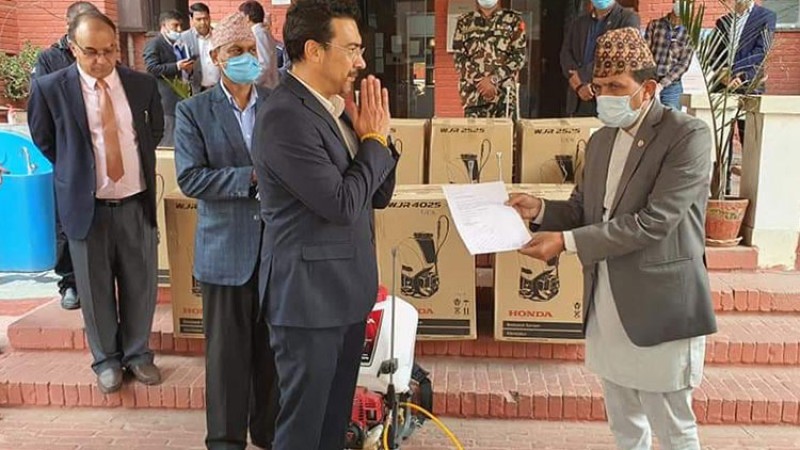 सरकारलाई होन्डाले दियो ‘अटोमेटिक ब्याकप्याक स्प्रेयर’