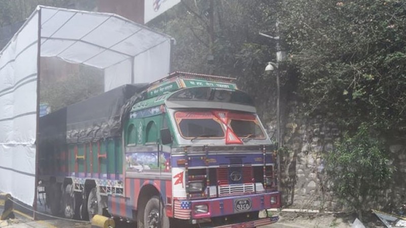 उपत्यका प्रवेश गर्ने यी नाकामा राखिँदै छ डिसइन्फेक्सन टनेल