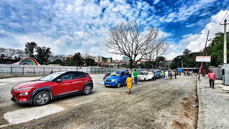 नेपालमा उपलब्ध एक दर्जन इलेक्ट्रीक कारको मूल्य