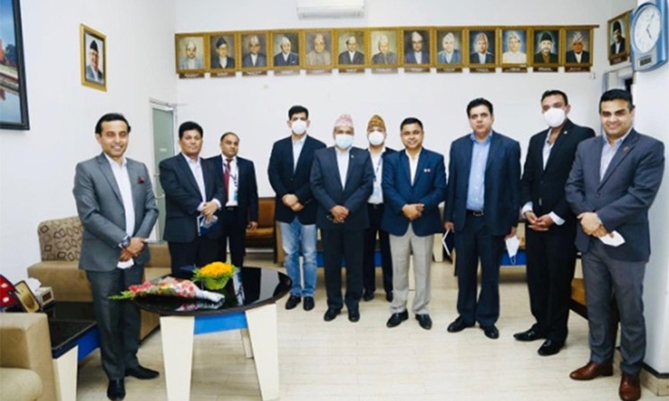 नेपालमा गाडी एसेम्बल गर्नुस् हामी सहयोग गर्छौः गभर्नर अधिकारी_img