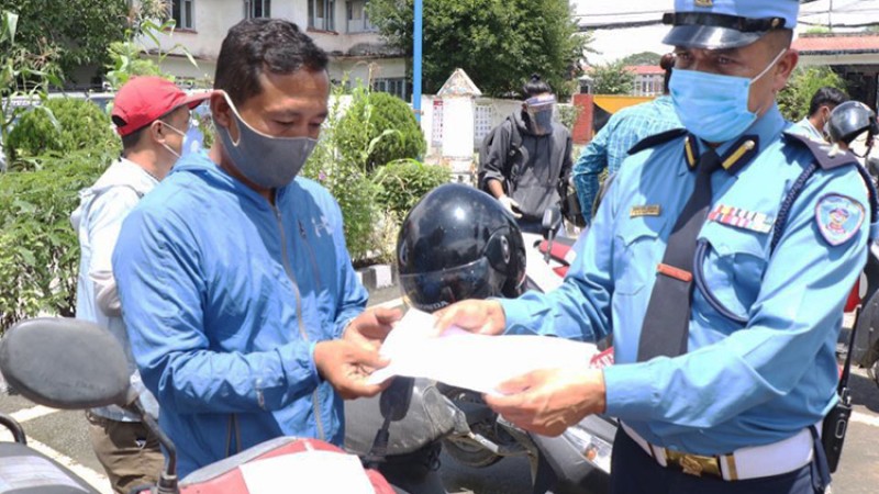 हराएको मोटरसाइकल खोजी जारीः ट्राफिक प्रहरीले २५ वटा मोटरसाइकल धनीलाई बुझायो