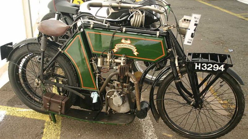 चर्चित मोटरसाइकल कम्पनीले बनाएका आफ्नो पहिलो मोडल, कुन कम्पनीको कस्तो