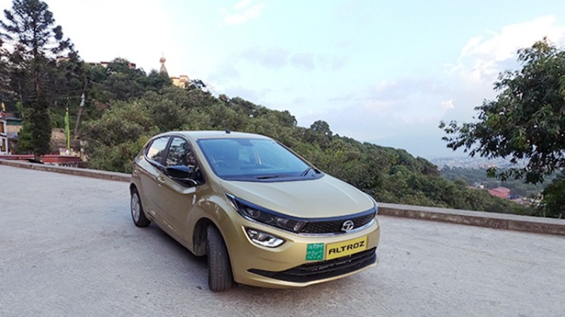 टेष्ट ड्राइभ रिभ्यूः सेग्मेन्ट फर्स्ट फिचरले भरिएको प्रिमियम ह्याचव्याक कार अल्ट्रोज (भिडियो सहित)