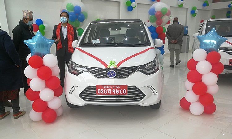 ५ लाख डाउन पेमेन्ट गरेर किन्न सकिने साना विद्युतीय कार_img