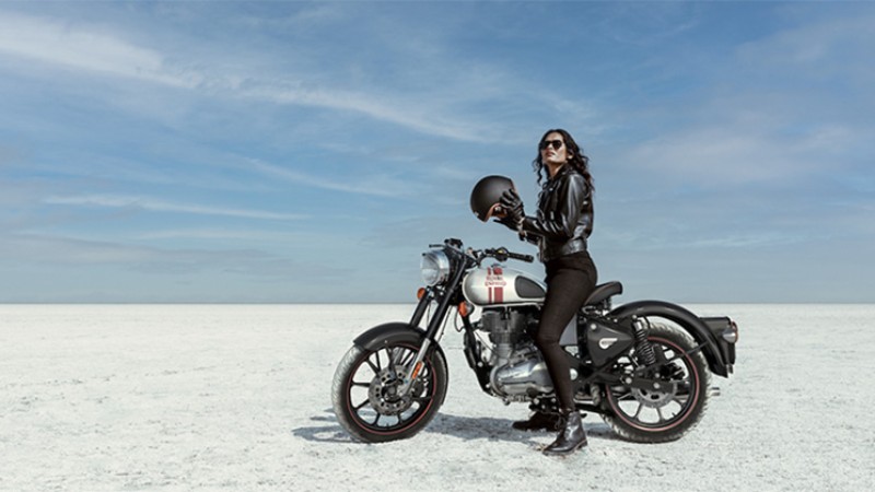 रोयल इन्फिल्ड क्लासिक ३५० दुई नयाँ कलरमा सार्वजनिक