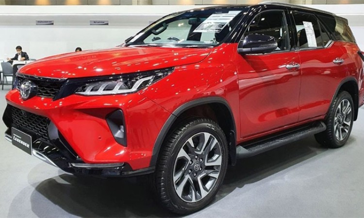 टोयोटा फर्चुनर फेसलिफ्टमा ‘लिजेन्डर’ भेरियन्ट आउने_img