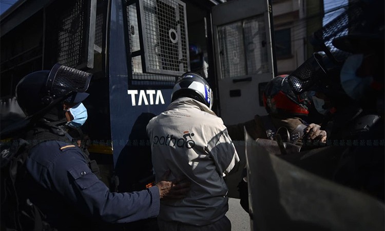 पठाओको कार्यालयमा तोडफोड गर्ने पक्राउ_img