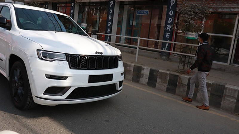 काठमाडौंमा देखियो जीपको ‘ग्रान्ड चेरोकी’, चाँडै विक्री सुरु हुने