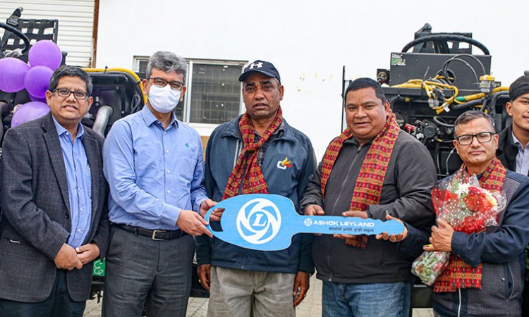 अशोक लेलैण्ड बसहरूको च्यासिस हस्तान्तरण_img