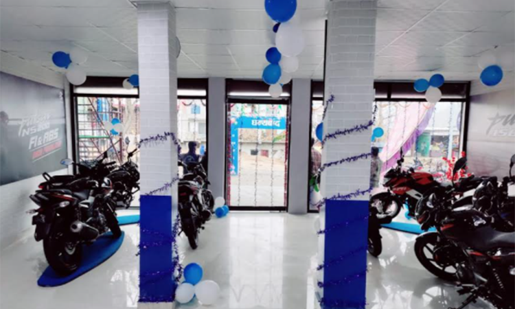 अछाममा बजाजले खोल्यो नयाँ शोरुम_img
