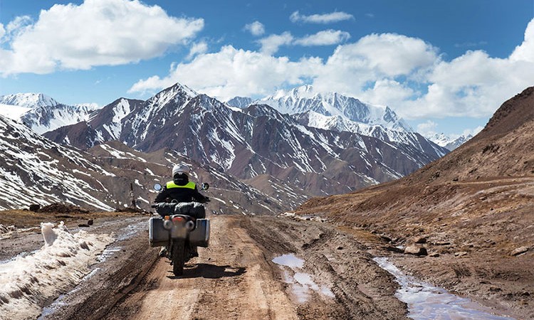 एड्भेन्चर मोटरसाइकल किन्ने हो ? यस्तो छ ५ मोटरसाइकलको मूल्य र बिशेषता_img