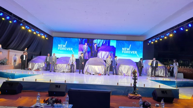 टाटाले नेपाल ल्यायो एकै पटक ५ नयाँ कार