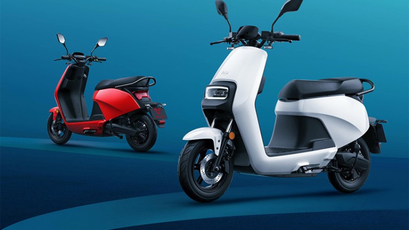 २ लाख ५५ हजार मूल्यसहित एनआइयूको नयाँ स्कुटर