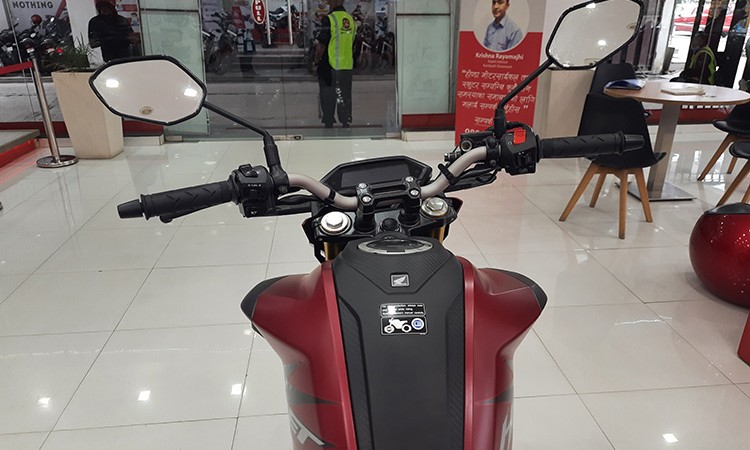 होन्डाले मोटरसाइकलमा घटायो ३४ हजार मूल्य_img