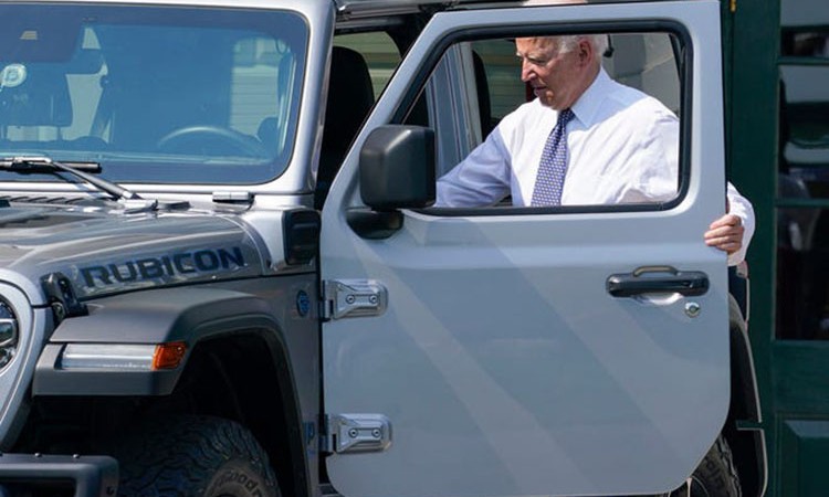 अमेरिकी राष्ट्रपतिको जीप र्‍याङगलर मोह (फोटो फिचर)_img
