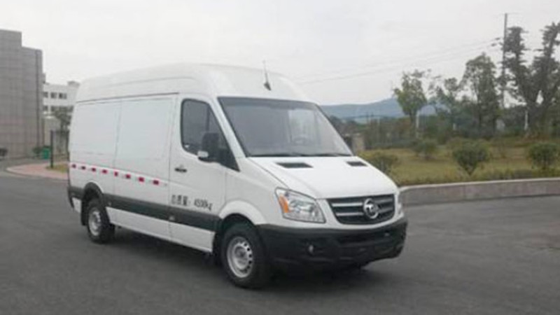 इलेक्ट्रीक स्कुल र कार्गो भ्यान नेपाल ल्याउँदै फोटोन