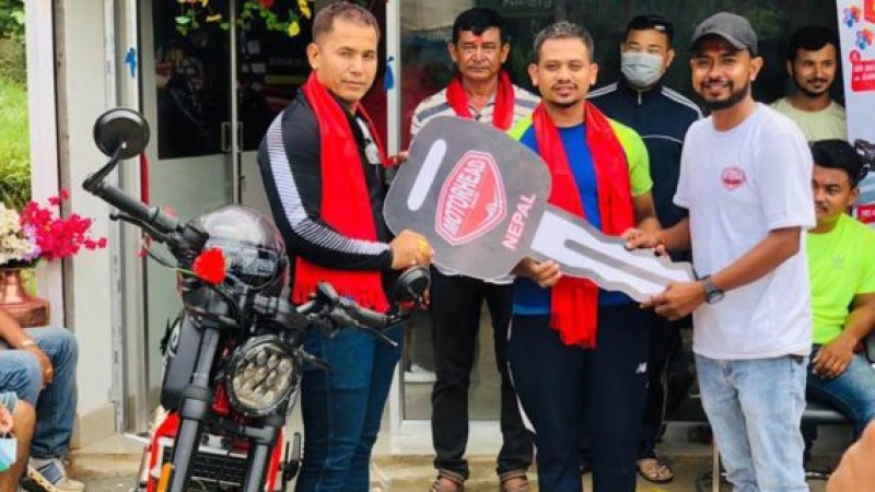 धादिङ र मन्थलीमा खुल्यो मोटरहेड मोटरसाइकलको सोरुम