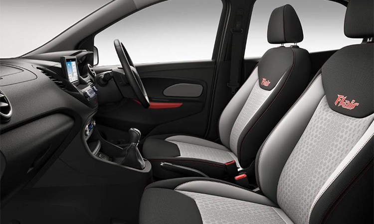 ७ लाख डाउन पेमेन्टमा क्रसओभर कार_img