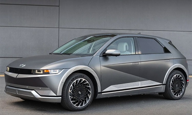 आयोनीक-५ लाई उत्कृष्ट डिजाइनमा ‘गोल्ड अवार्ड’, छिट्टै नेपालमा विक्री सुरु हुने_img