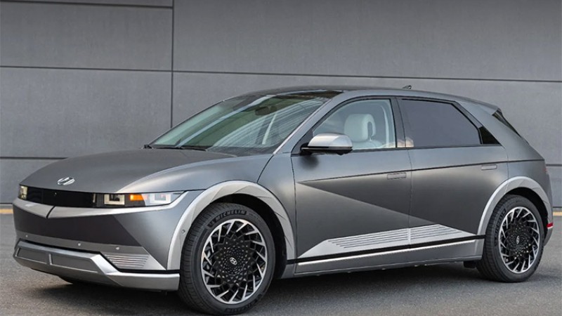 आयोनीक-५ लाई उत्कृष्ट डिजाइनमा ‘गोल्ड अवार्ड’, छिट्टै नेपालमा विक्री सुरु हुने