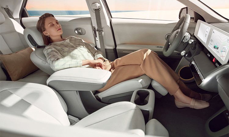 ८०० भोल्ट इलेक्ट्रीक आर्किटेक्चरमा बनेको हुन्डाई आयोनीक-५, चार्ज गर्न मात्र १८ मिनेट लाग्ने_img