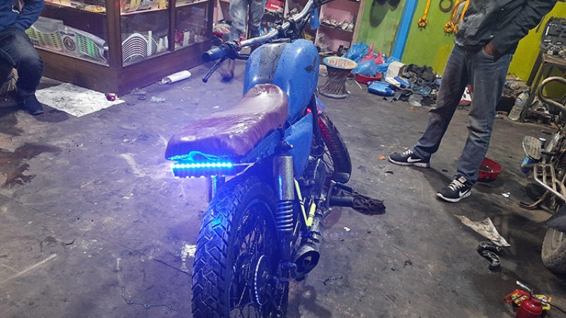 नेपालमै मोडीफाई भएको पुरानो मोटरसाइकल ‘हिरो-होन्डा स्प्लेन्डर’ (फोटो फिचर)