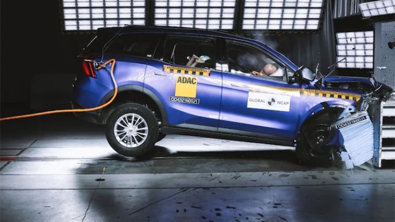 नेपाल आउन लागेको एक्सयूभी ७०० को वेस भेरियन्टले पायो ‘फाइभ स्टार रेटिङ’