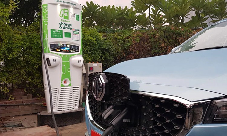 हरेक २०० किलोमिटरमा चार्जिङ स्टेशन निर्माण गर्दै एमजी_img