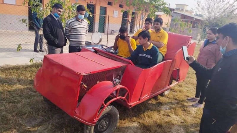 नेपाली विद्यार्थीले बनाए इलेक्ट्रीक कार