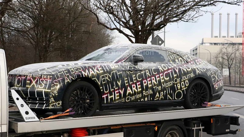 रोल्स रोयसको पहिलो इलेक्ट्रीक कार ‘स्पेक्टर’, यस्ता रहने छन् फिचर