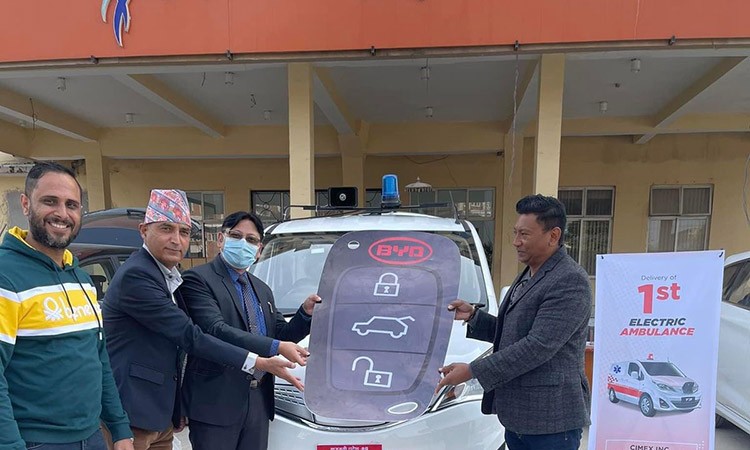 संचालनमा आयो नेपालको पहिलो इलेक्ट्रीक एम्बुलेन्स_img