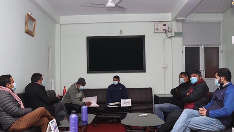 चितवनमा अटो संवाद : सामूहिक लगानीमा उद्योग खोल्दै, ईभीमा उपभोक्ताको चिन्ता