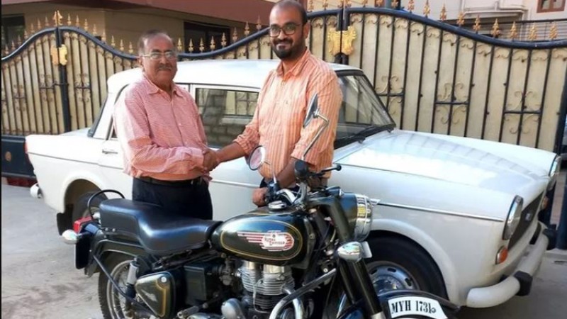 १५ वर्षको खोजीमा भेटियो ५० वर्षअघि किनेको बुलेट बाइक