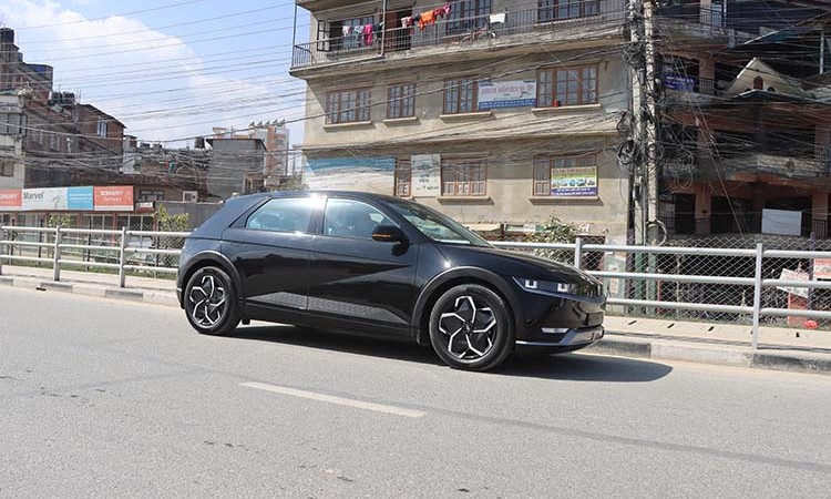 भन्सार र अन्तःशुल्क बढेसँगै हुन्डाई आयोनीक-५को मूल्य बढ्यो_img