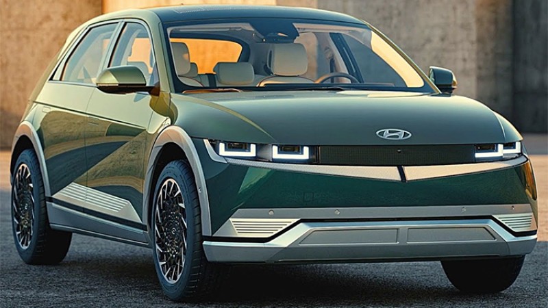 आयोनीक-५ ‘सोल्ड आउट’